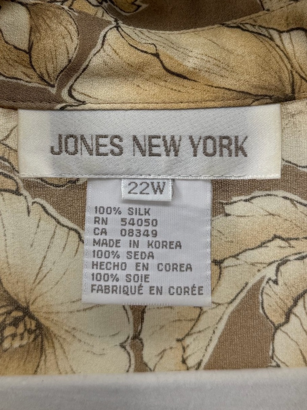 Vintage Jones New York 100% Silk Beige Floral Button-Down Shirt, Women's 22W - Picture 6 of 6